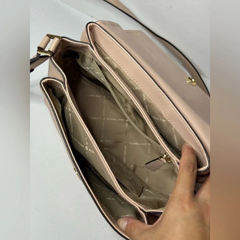 Michael Kors Crossbody Addison Messenger Bag Ballet Pink Leather